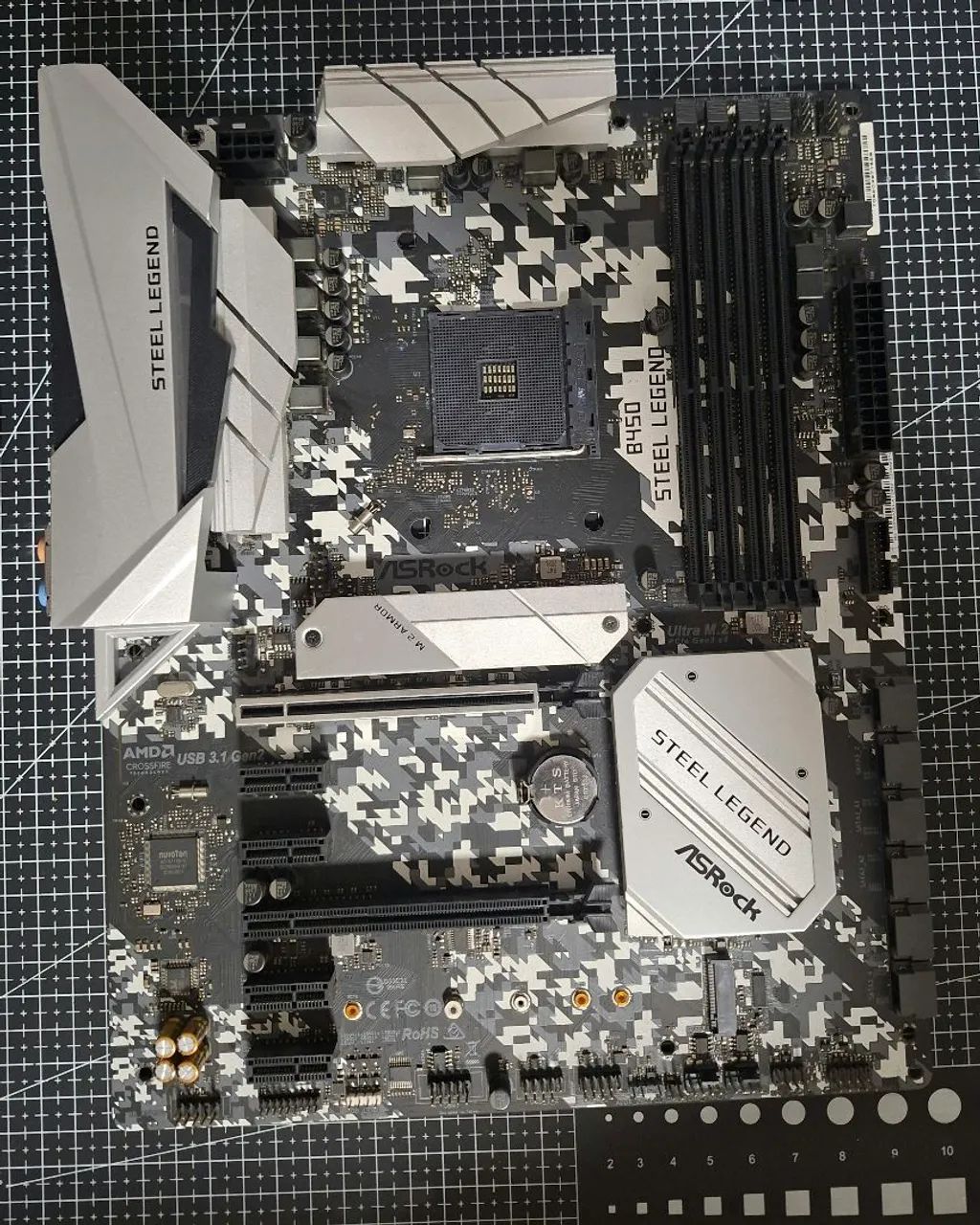 Placa mãe B450 Steel Legend 