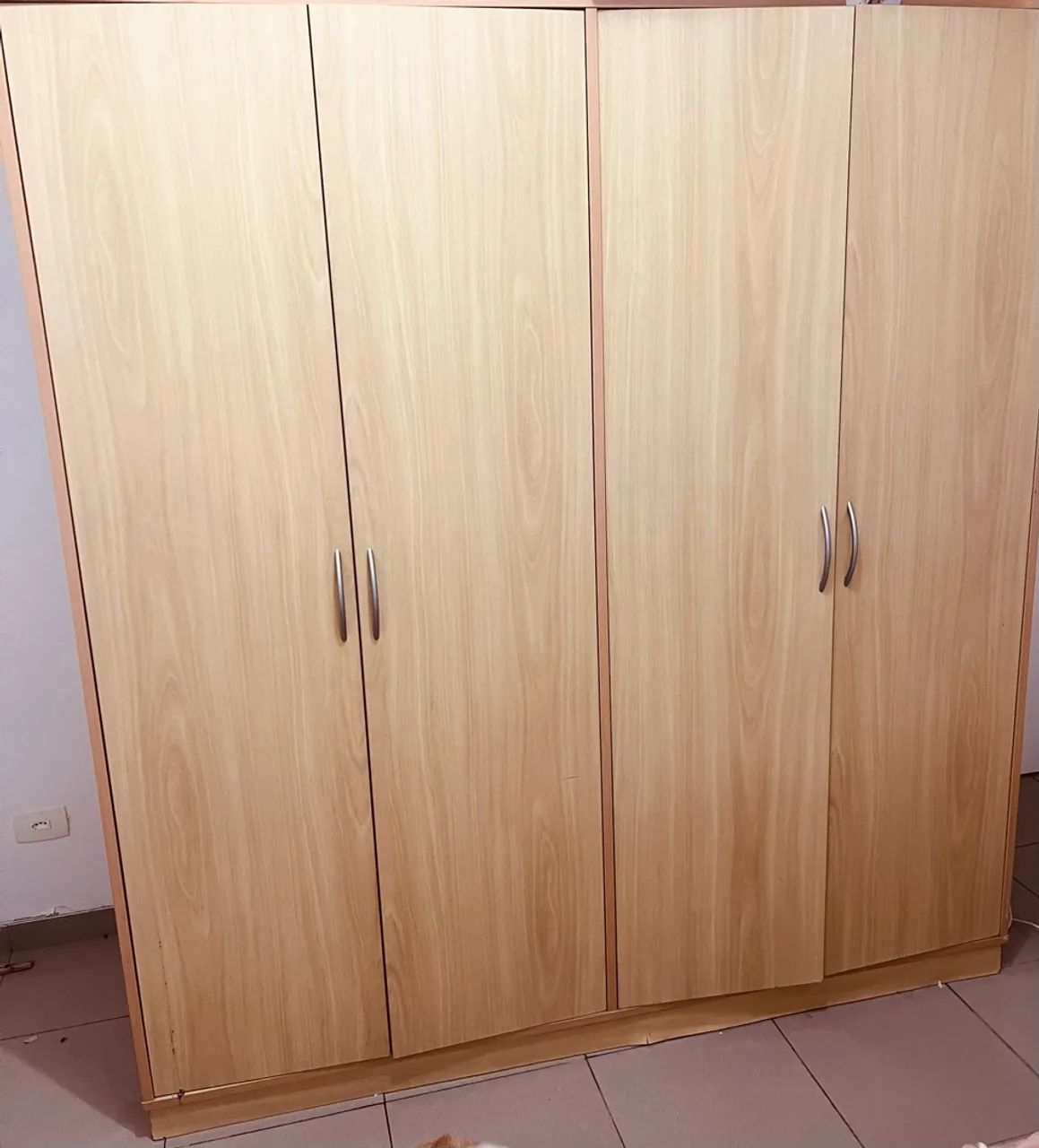 Guarda roupa de solteiro 