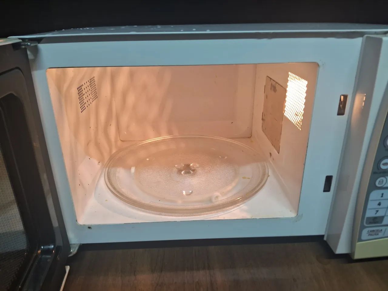 Micro-ondas Electrolux 30 litros bom estado  - Foto 2
