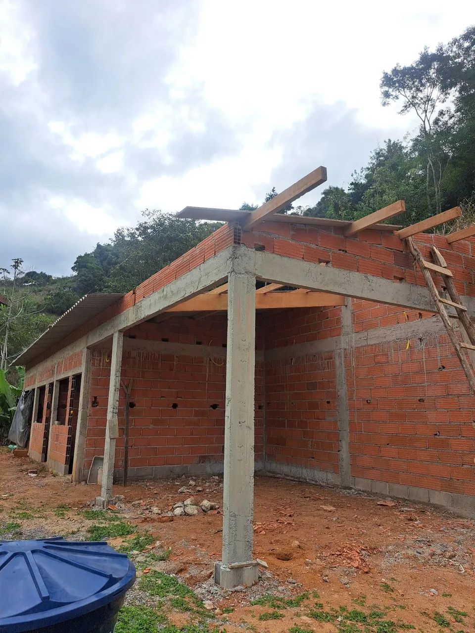 PEDREIRO DISPONÍVEL 