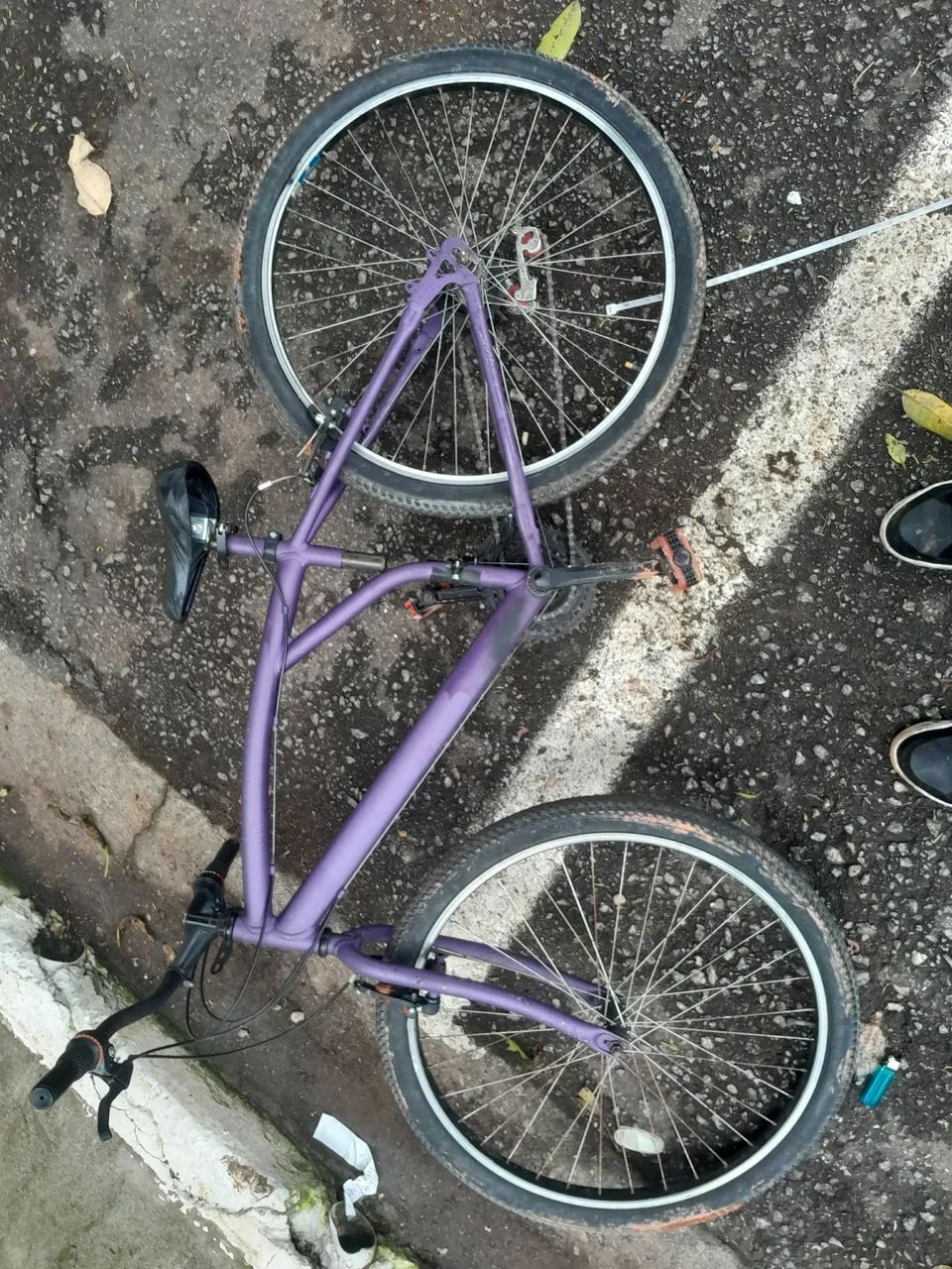 Bicicleta aro 26 semi nova 