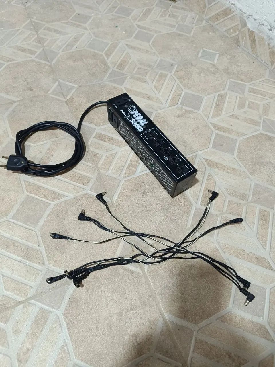 Fonte para pedais de guitarra - Foto 5