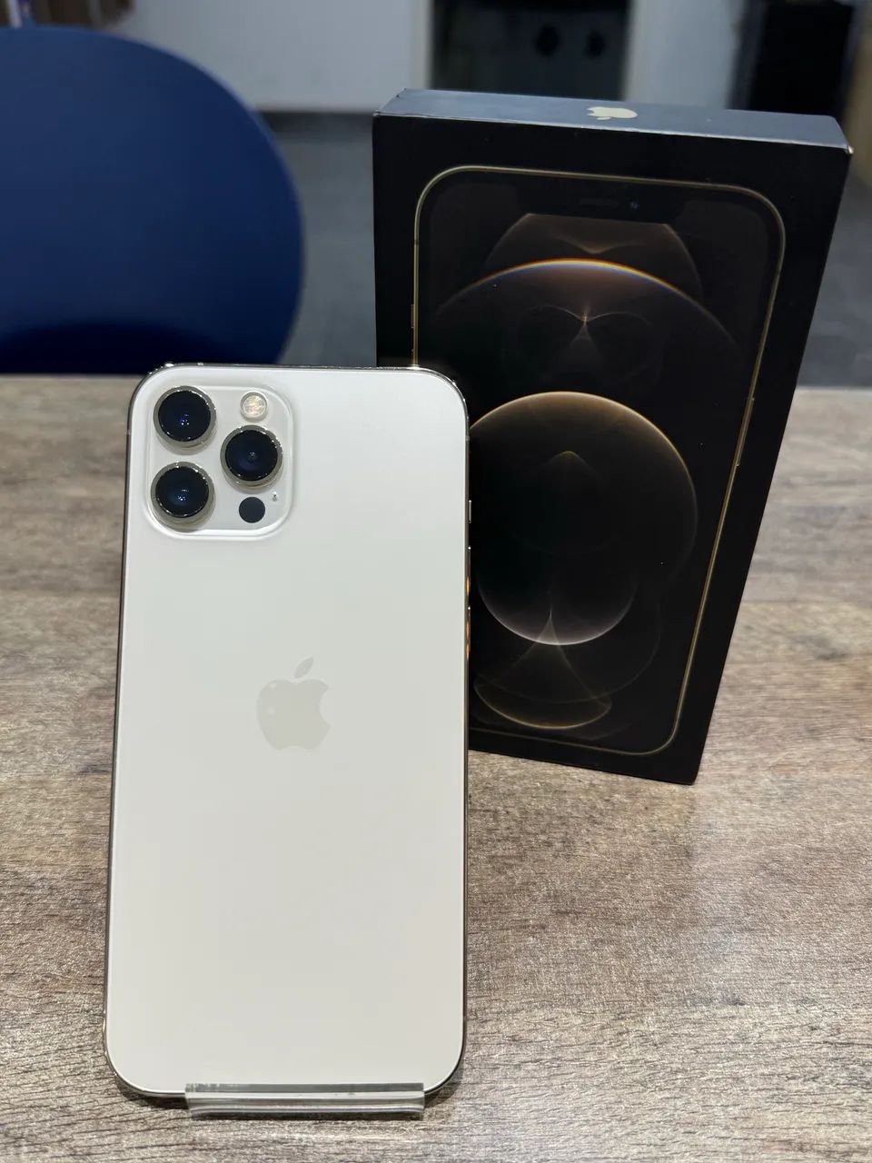 iPhone 12 Pro Max 256GB - Celulares e Smartphones - Centro, São