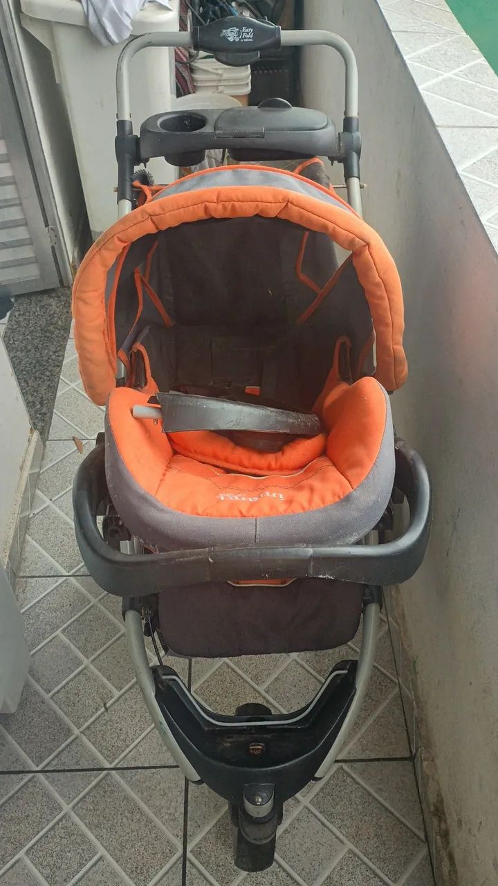 VENDO ou TROCO Carrinho de bebê com bb conforto  - Foto 5