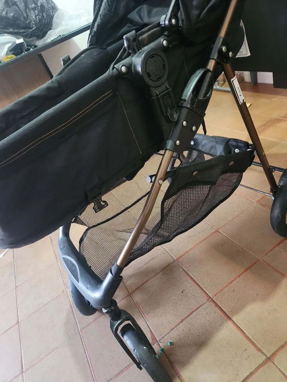 Carrinho galzerano com bebê conforto  - Foto 4
