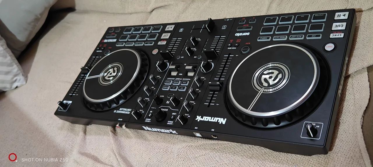Controladora Numark Mixtrack Pro FX - Foto 5
