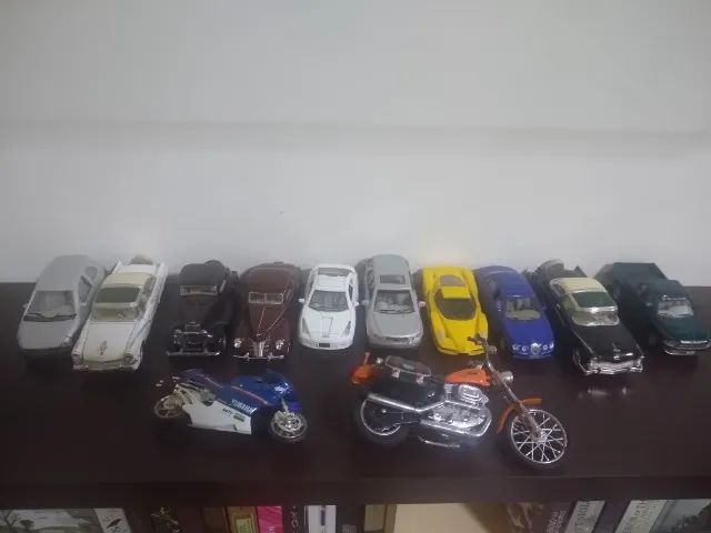 Carros de miniatura colecionáveis  - Foto 3