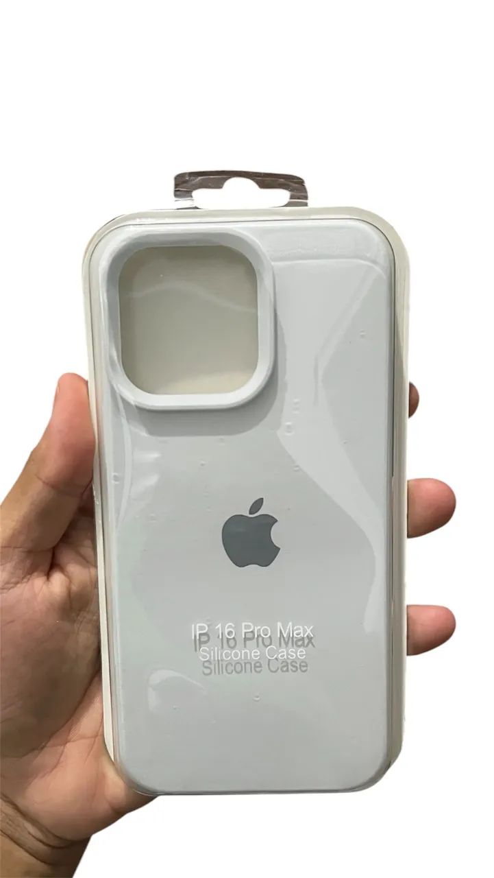 Capinha silicone premium iPhone 16 pro max - Foto 4