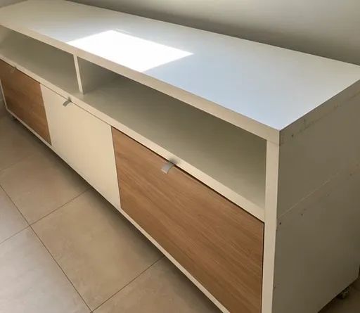Rack grande branco e amadeirado com 3 portas ? R$ 600 - Foto 2