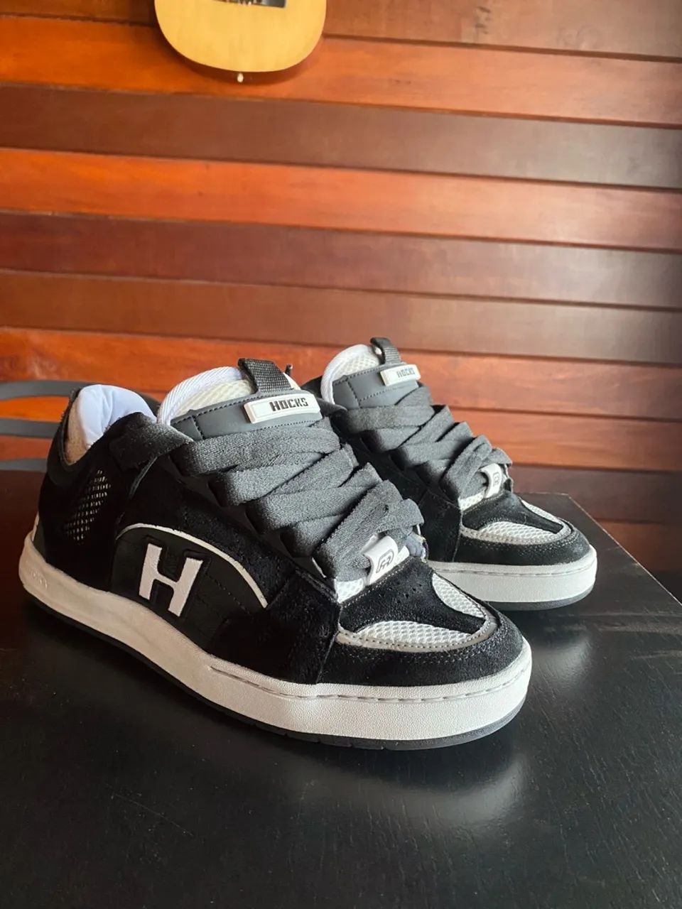 Hocks Bold