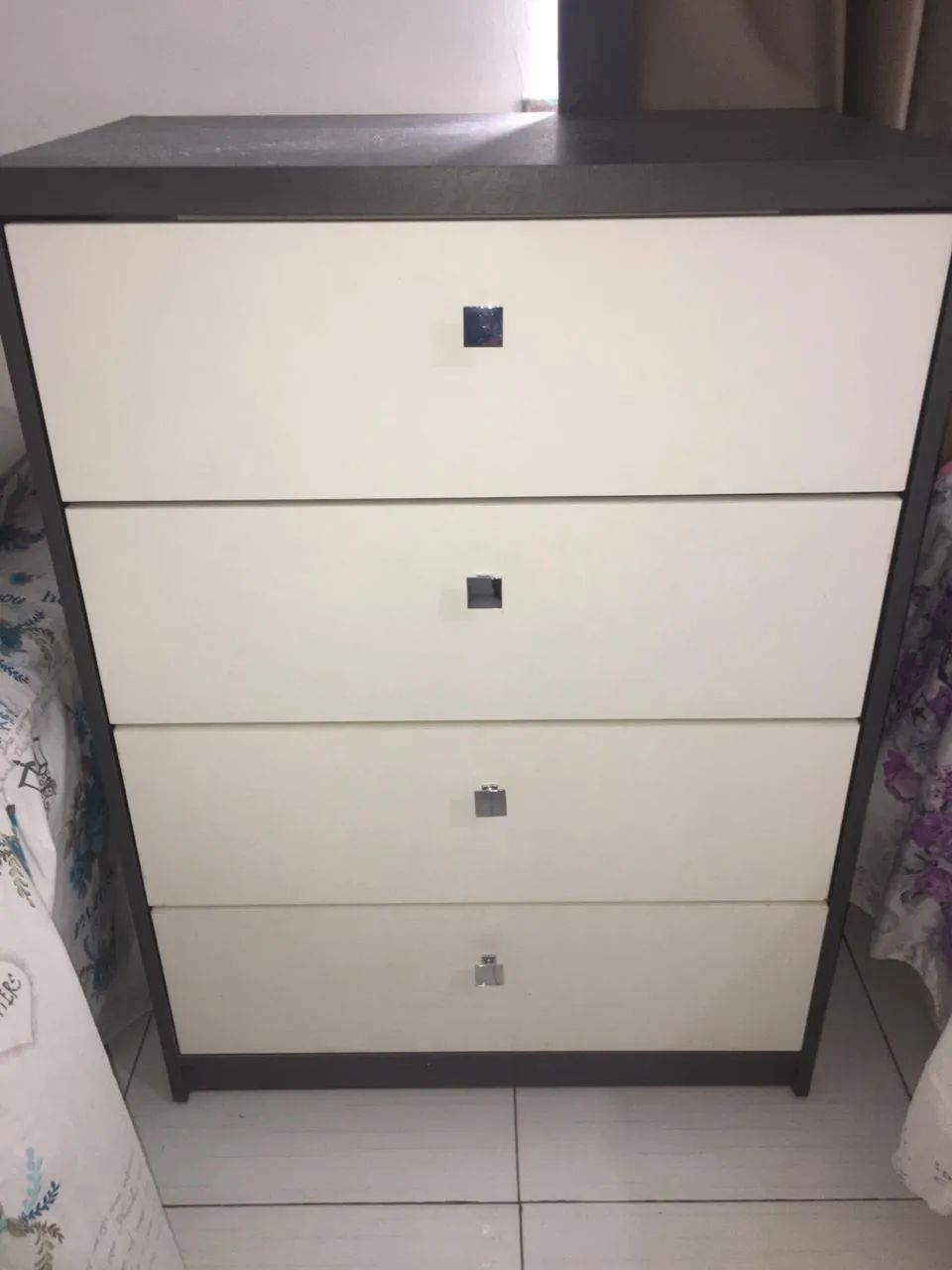 Cômoda de MDF