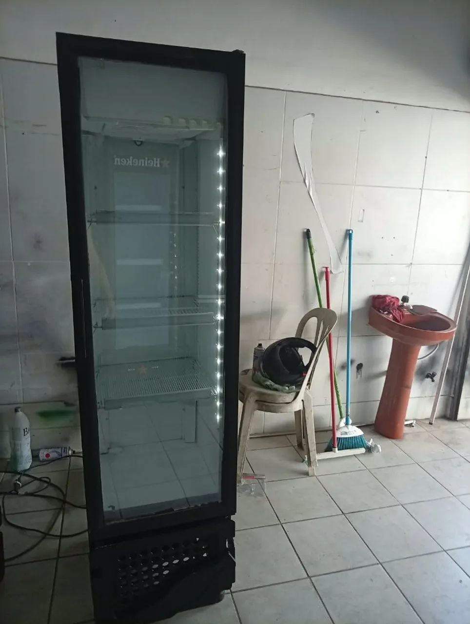 Expositora slin bem conservada 