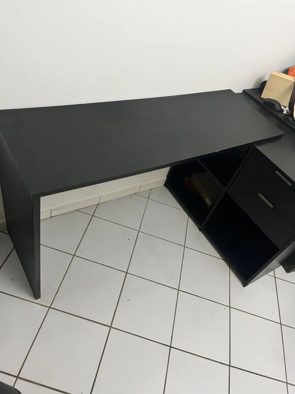 Mesa de escritório em L