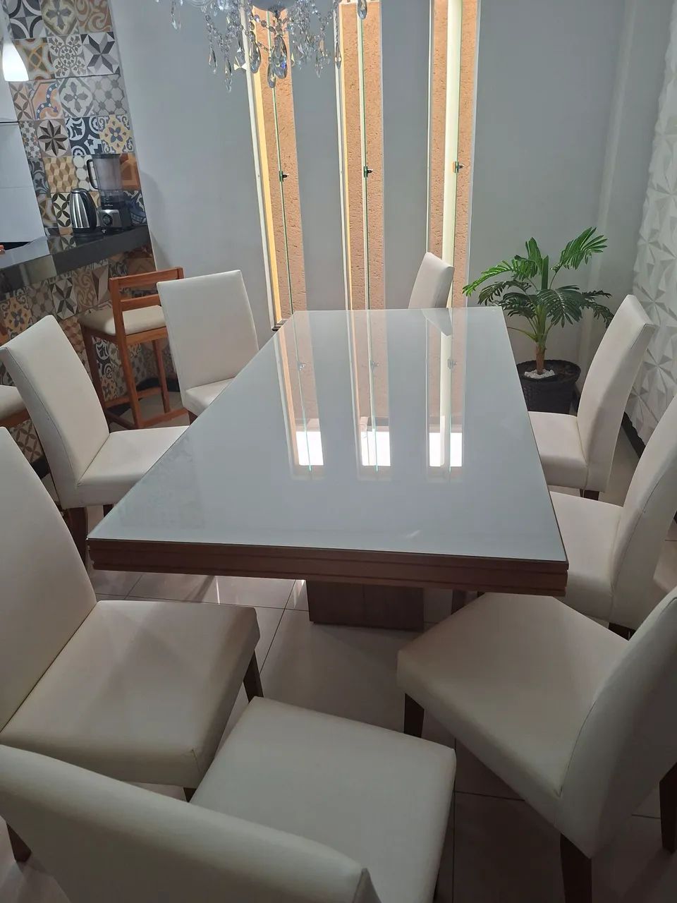 Mesa madeira imbuia com 8 cadeiras
