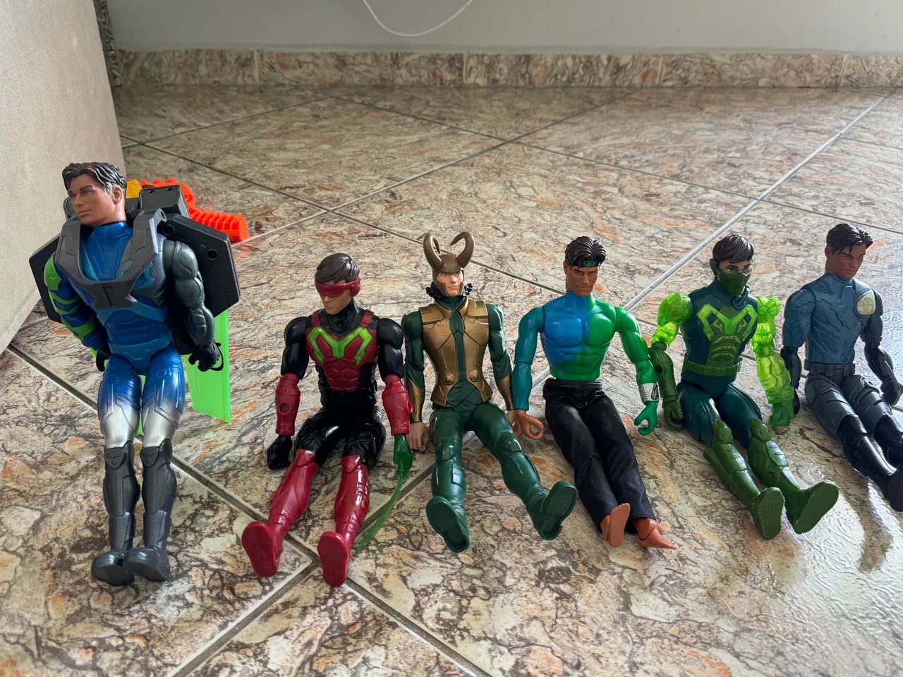 Kit Bonecos maxtel e Marvel  - Foto 4