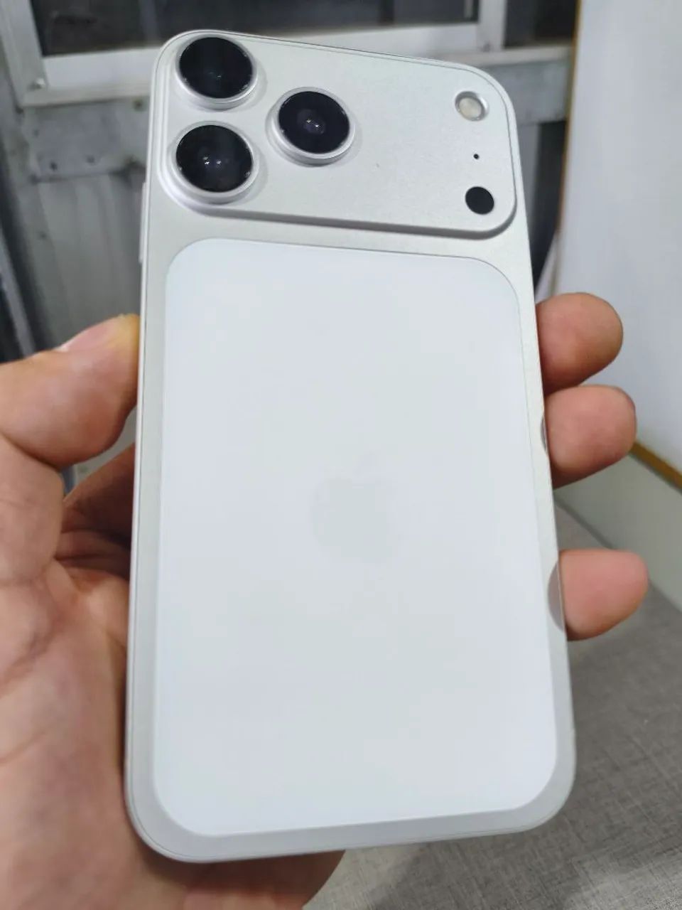 SABOR IPHONE 17 PRO IN XR  - Foto 3