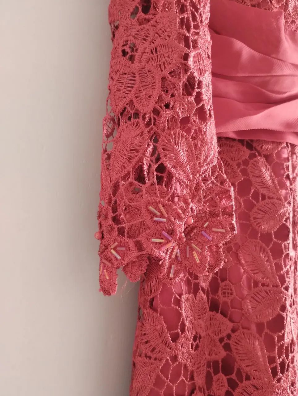 Vestido de festa cor Vermelho Queimado em renda e bodado - Foto 5