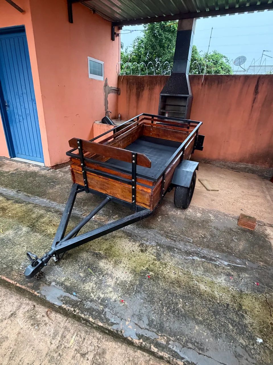 Carretinha reboque reformada