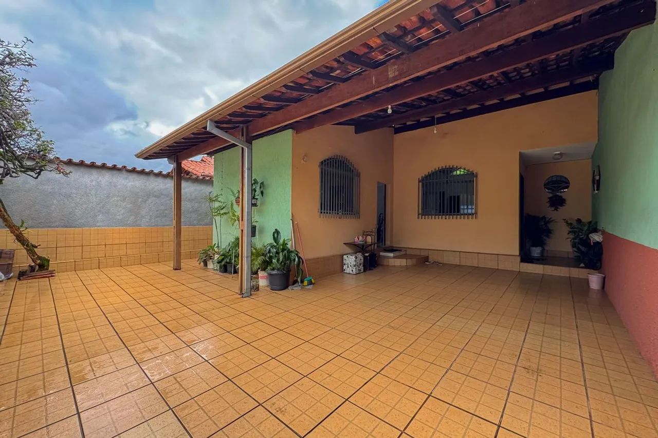 Casa à Venda - Pompéia, 3 Quartos, 220 m2