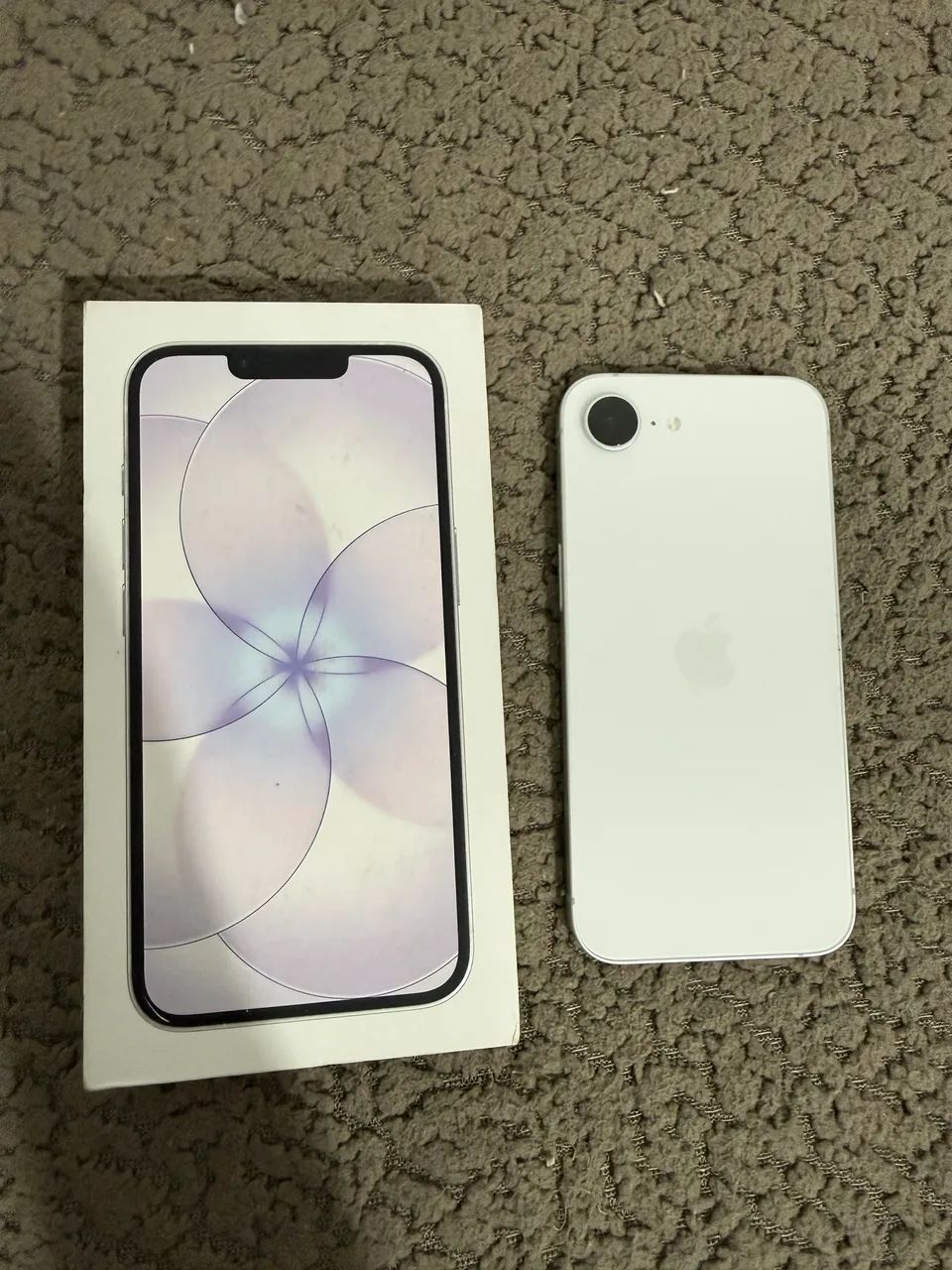 IPHONE 17E  256 GB NOVO USADO 3 DIAS 