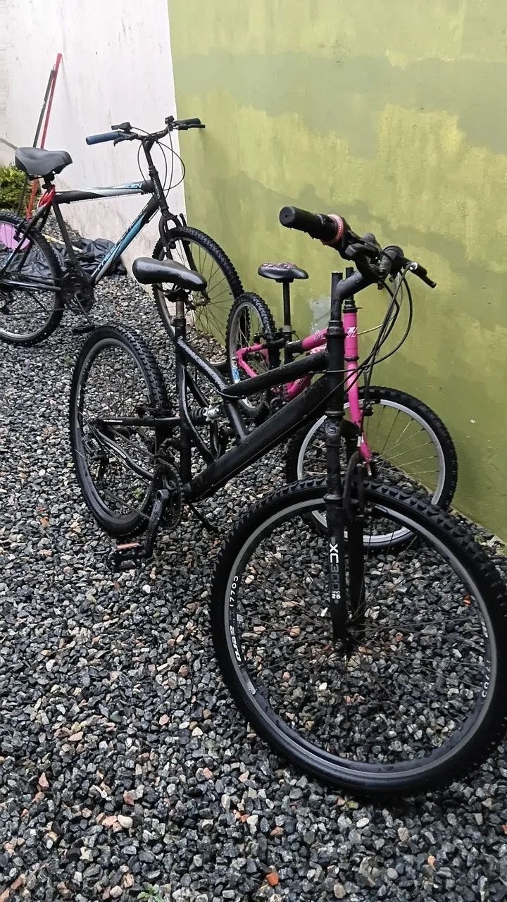 Bicicleta preta usada - Foto 2