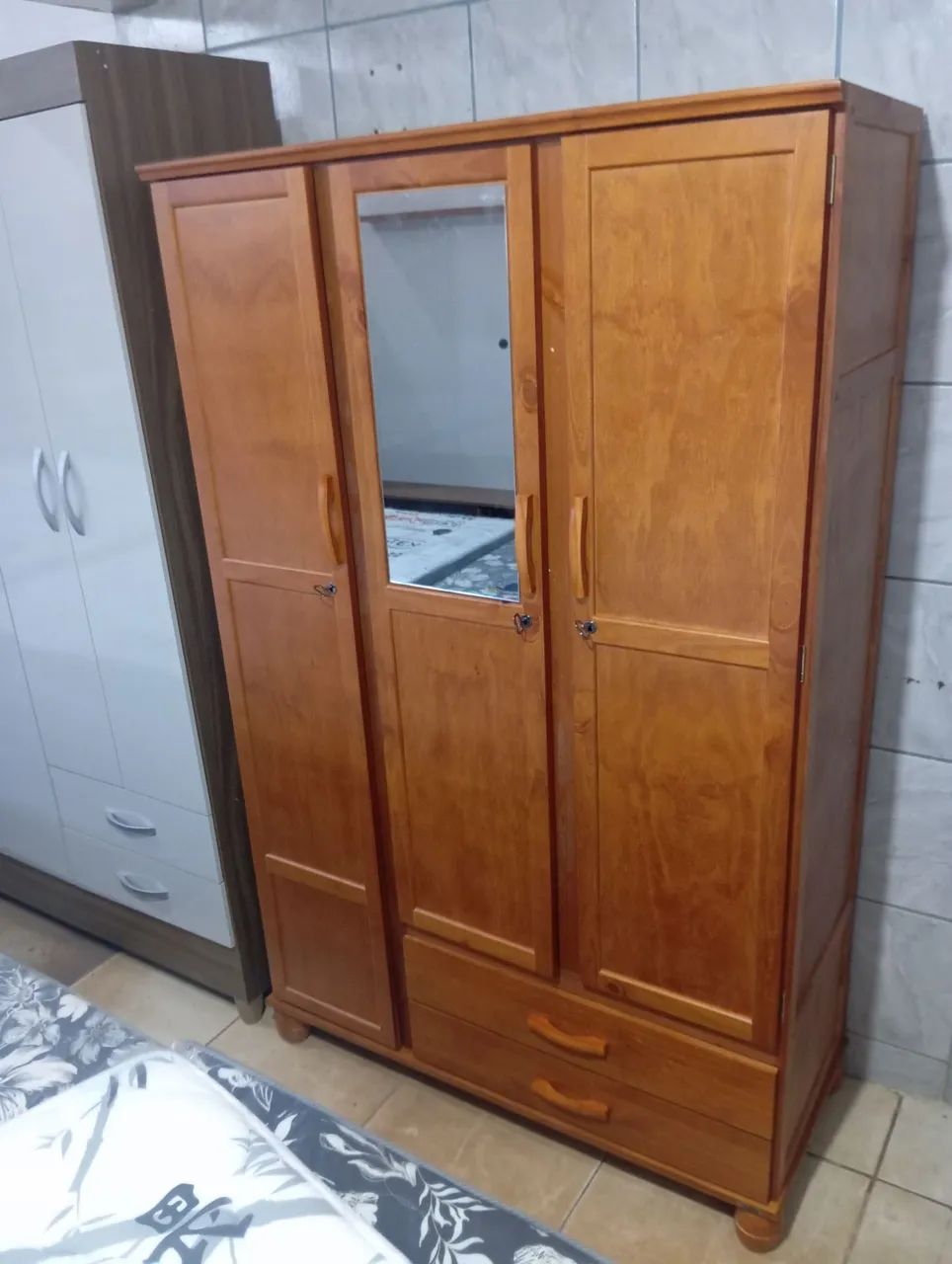 Guarda roupa novo de madeira  - Foto 2
