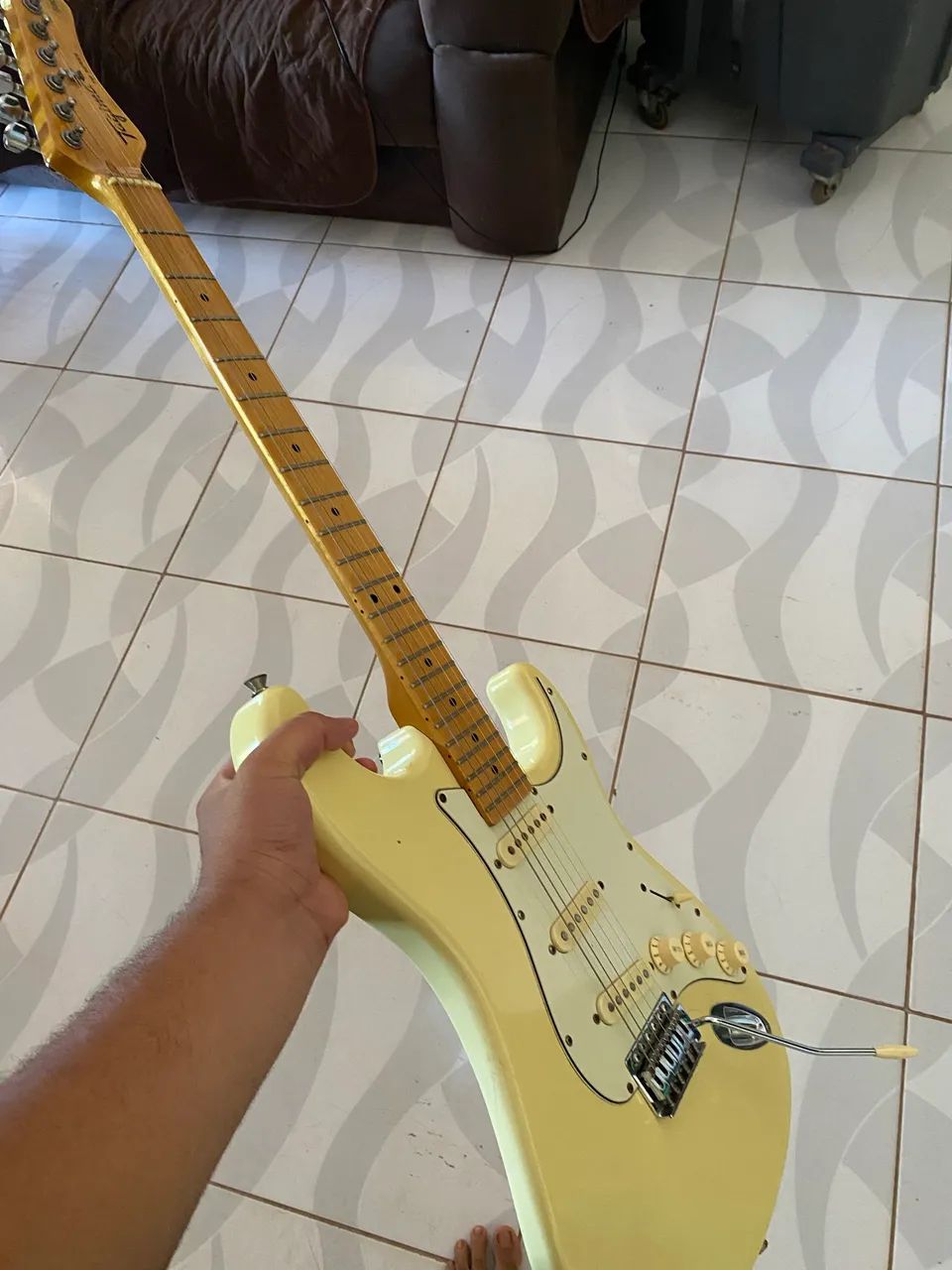 Guitarra tagima 