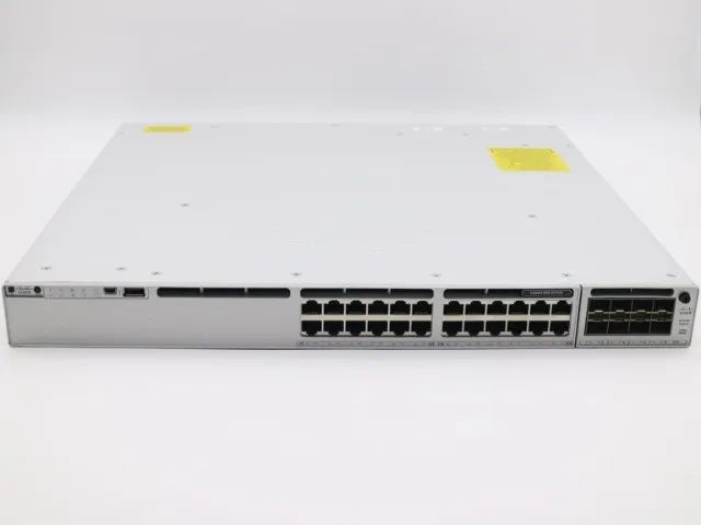 Switch Cisco C9300-24p + Módulo 8x10g C9300-nm-8x