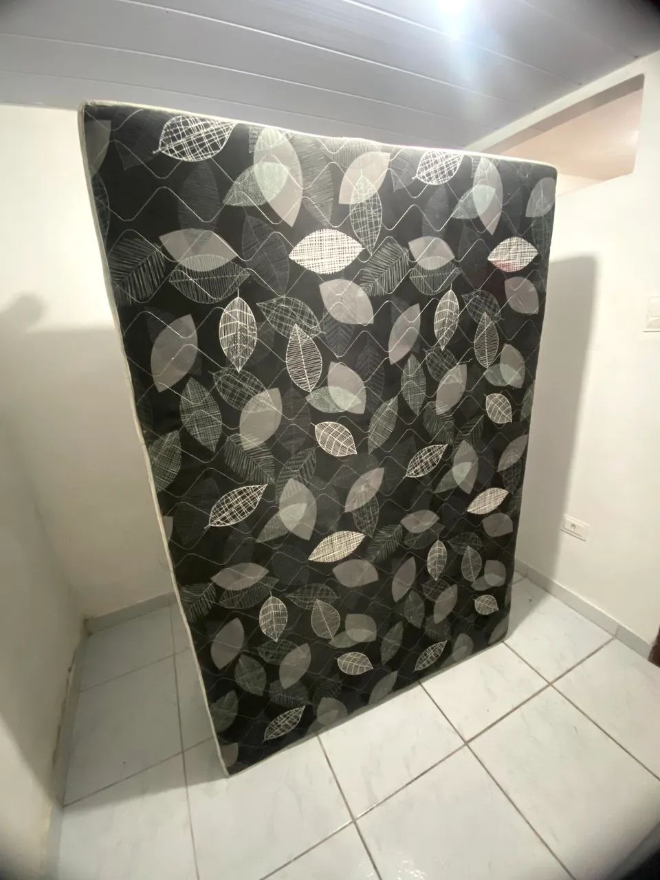 Base Box de Casal Usada - Ótimo Estado - R$ 150 - Foto 3