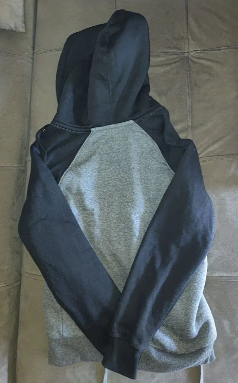 Moletom Masculino com Capuz e Zíper Cinza e Preto - Ótimo Estado - Foto 5