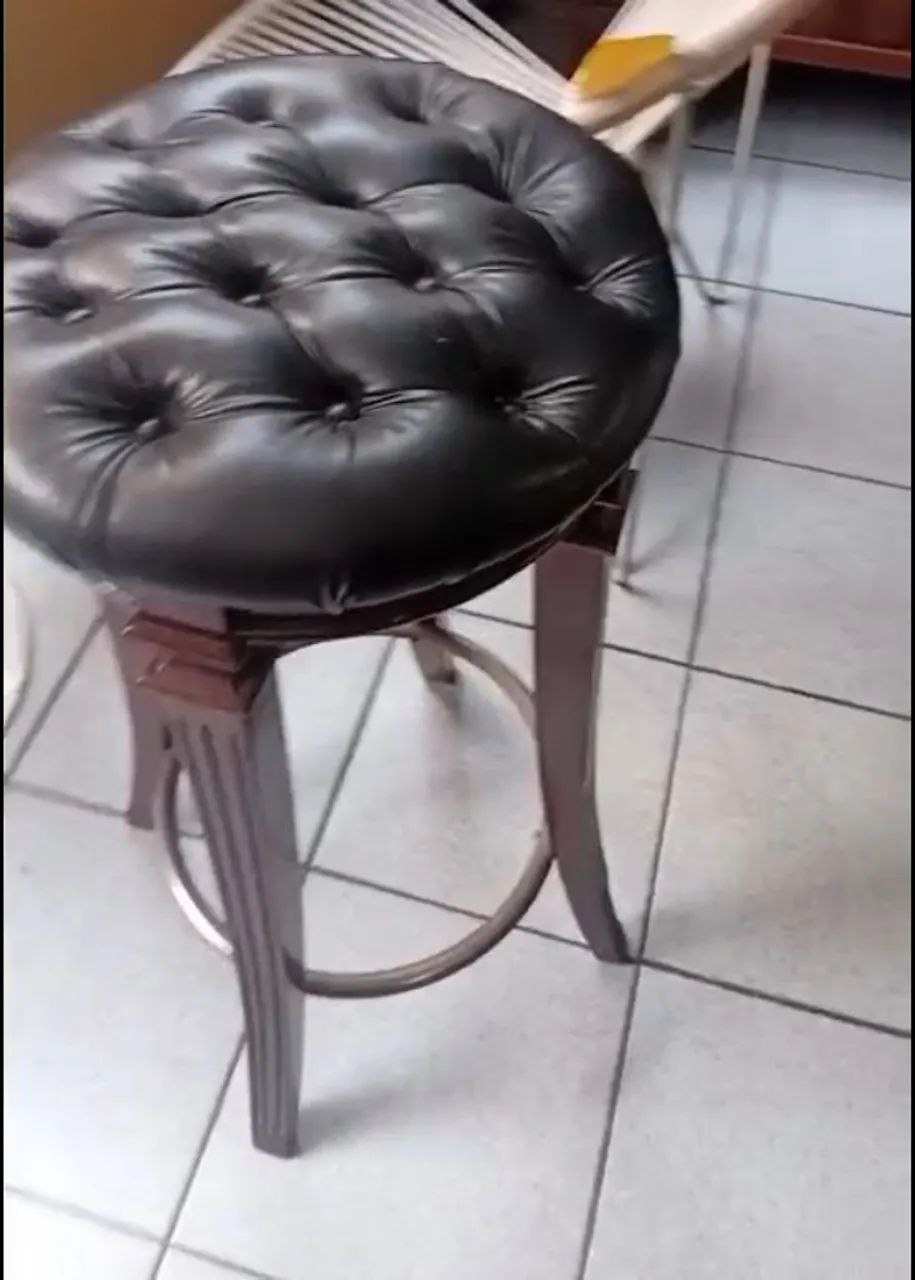 Banqueta Vintage Capitonê