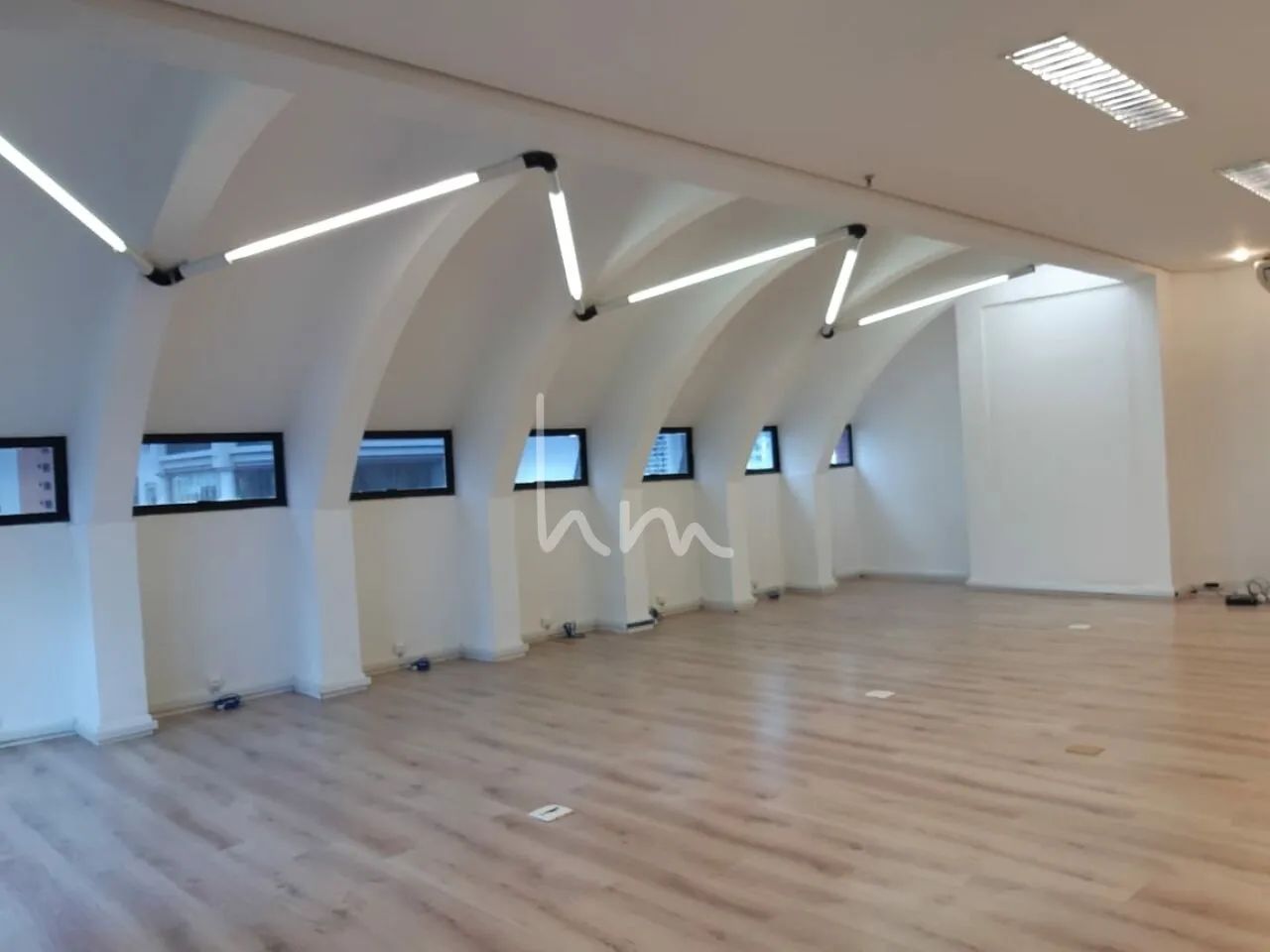 OPORTUNIDADE PARA QUEM PROCURA ESCRITÓRIO PRÓXIMO DA AV. BERRINI/ COBERTURA COM TERRAÇO