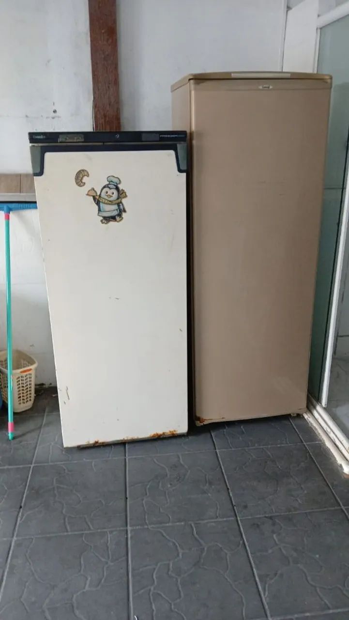 Freezer vertical  branco 