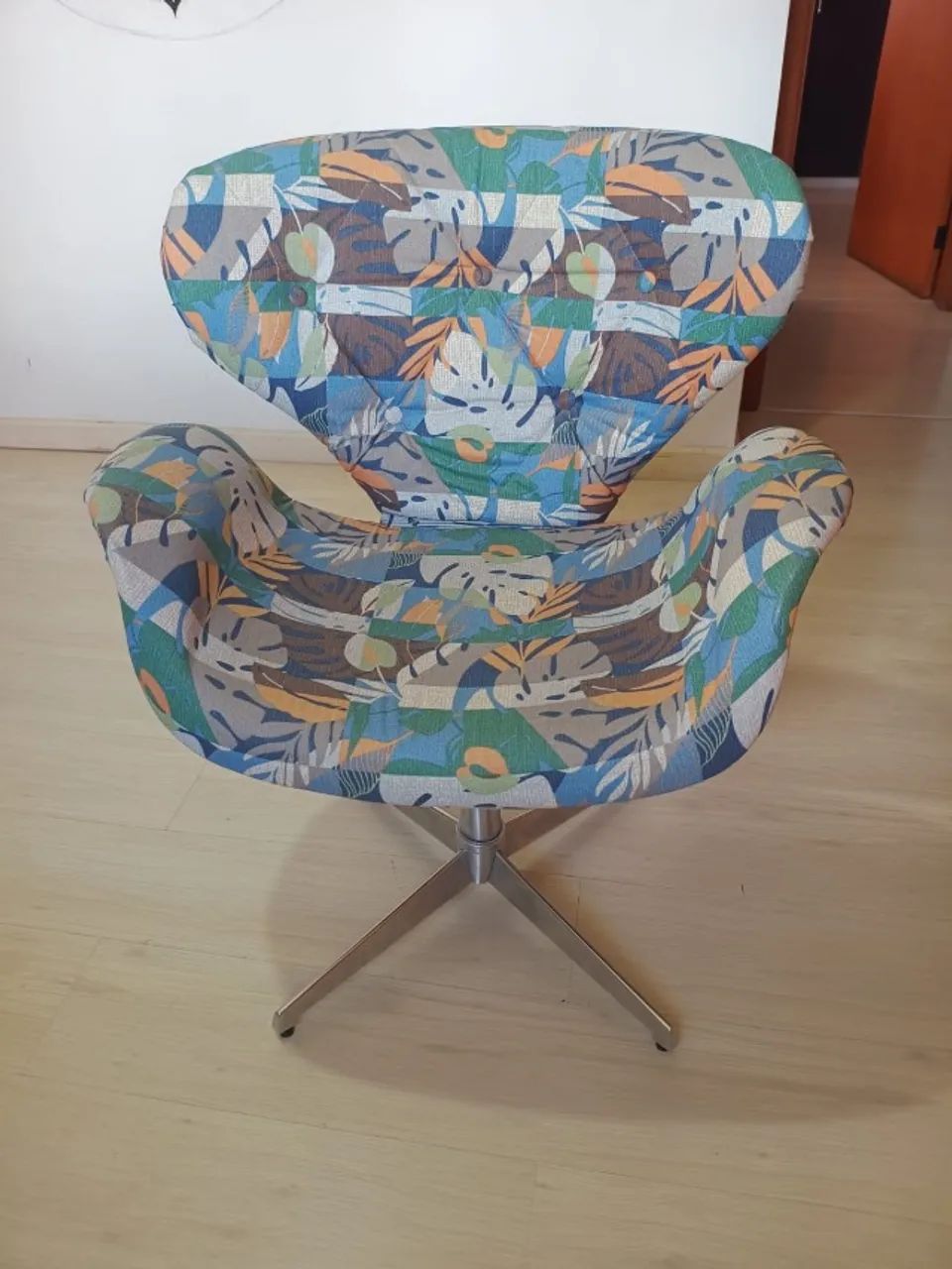 Duas Poltronas Giratórias