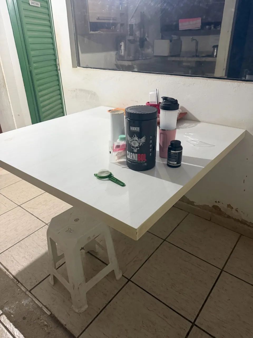 Mesa de fixar na parede 