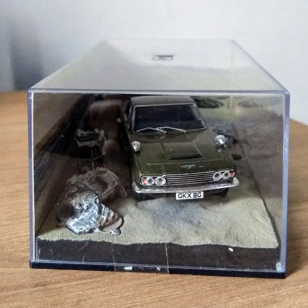 Miniatura carro Aston Martin DBS - 007 - Foto 2