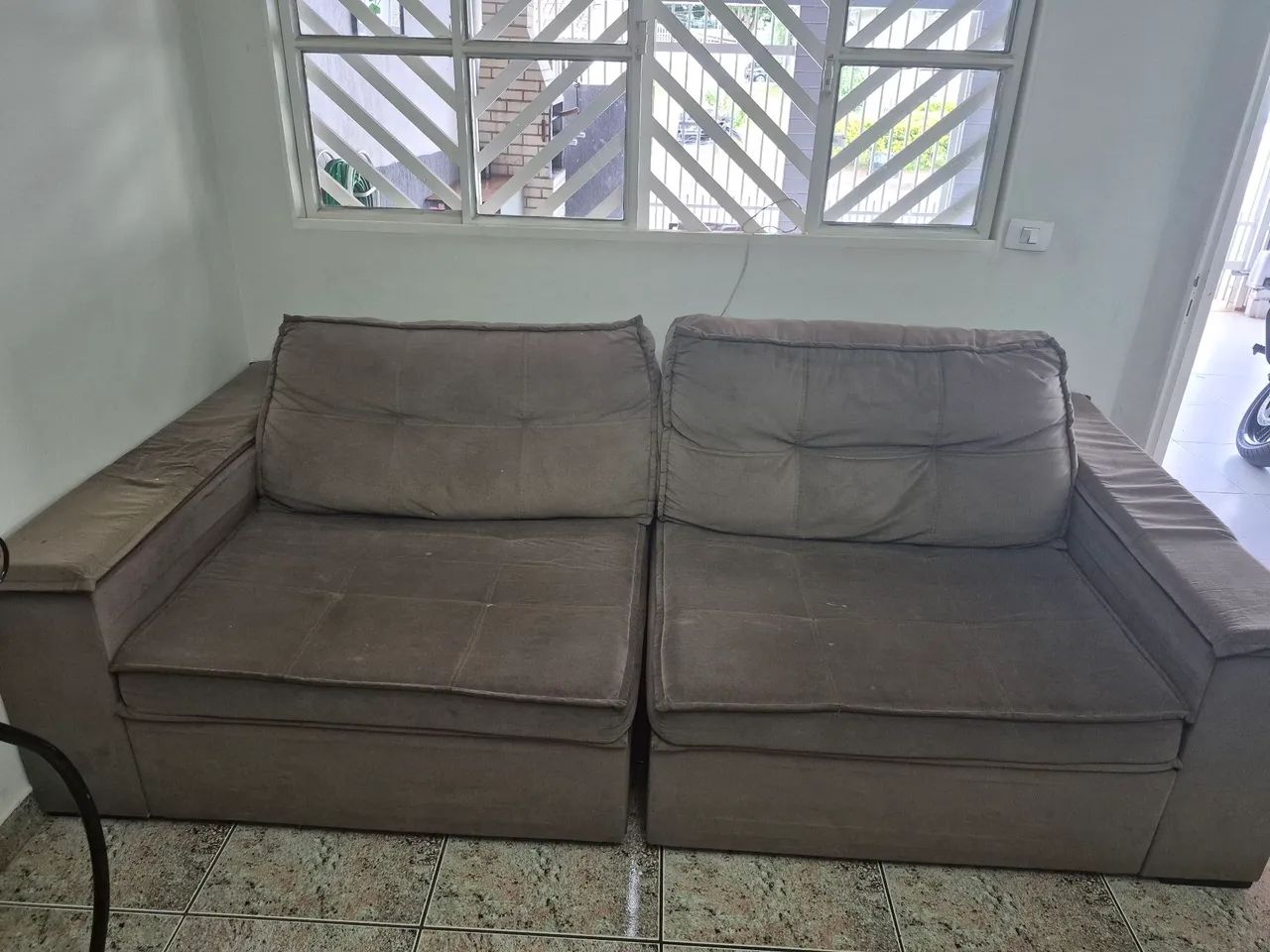 Sofá cama retrátil usado471886731234529281