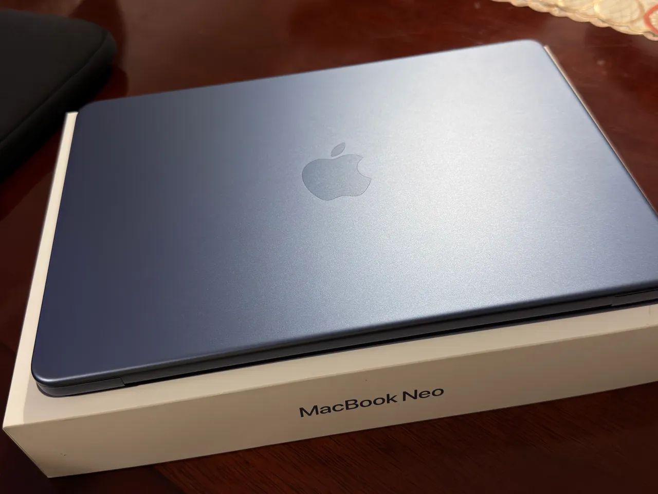 MacBook Neo 512GB Azul Índigo Touch ID Impecável Garantia