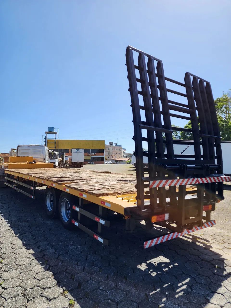 Carreta Krone 2 eixos - Foto 2