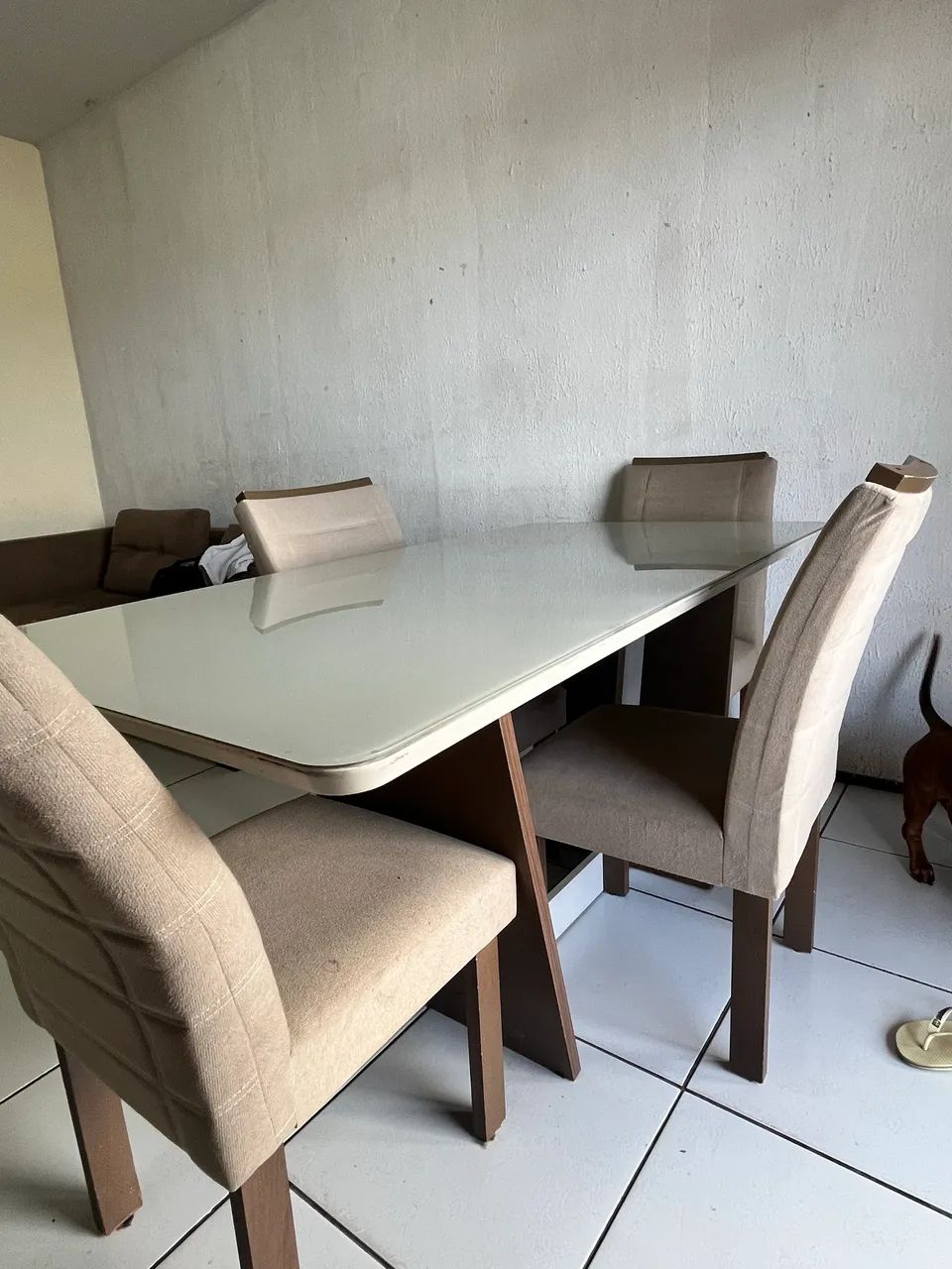 Mesa grande com 4 cadeiras  - Foto 3
