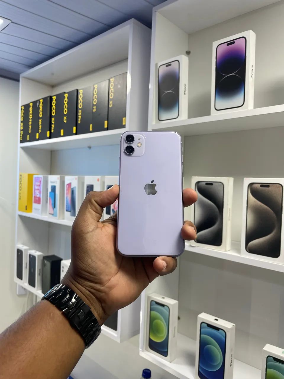 IPHONE 11 