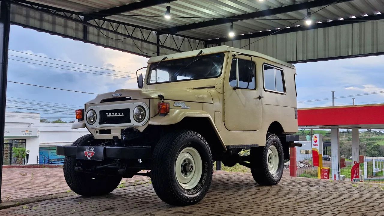 Toyota Band.Jipe Cap.de Aço Chas. Longo Diesel 1969