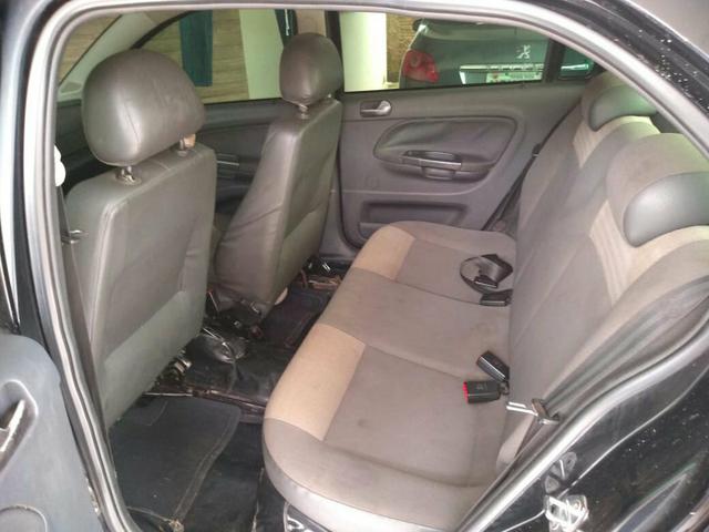 Vende-se ou trocasse um Voyage 2009 - Foto 3