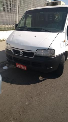 Vende-se Van refrigerada com serviço - Foto 7