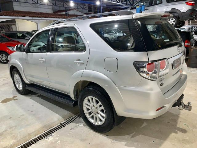 Toyota Hilux SW4 7 lugares 13/13 - Foto 6