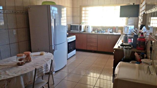 Ótimo sobrado! 04 suítes, churrasqueira! Lote 800m² Vicente Pires - Foto 4