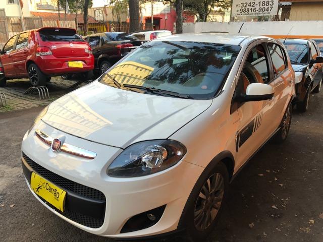 36.900,00/ Palio Sporting Dualogic 1.6 2015 Branco Completo - Financio