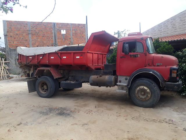 Caçamba toco 1113 e 1313. troco em caçamba mais nova