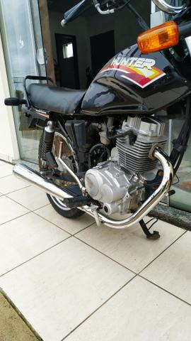 Hunter 125 Documentada 2005