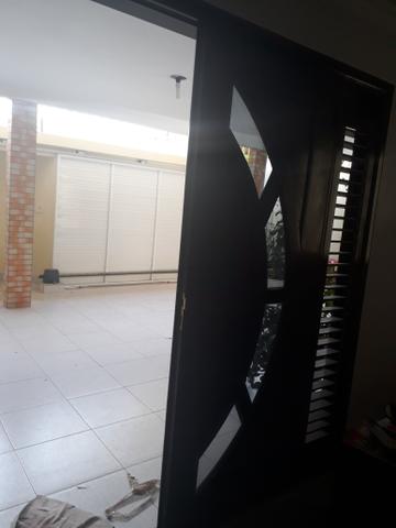 Casa ampla c/piscina /Porcelanato/projetados/prox. ao Posto gasolina itapiraco(Aluguel) - Foto 5